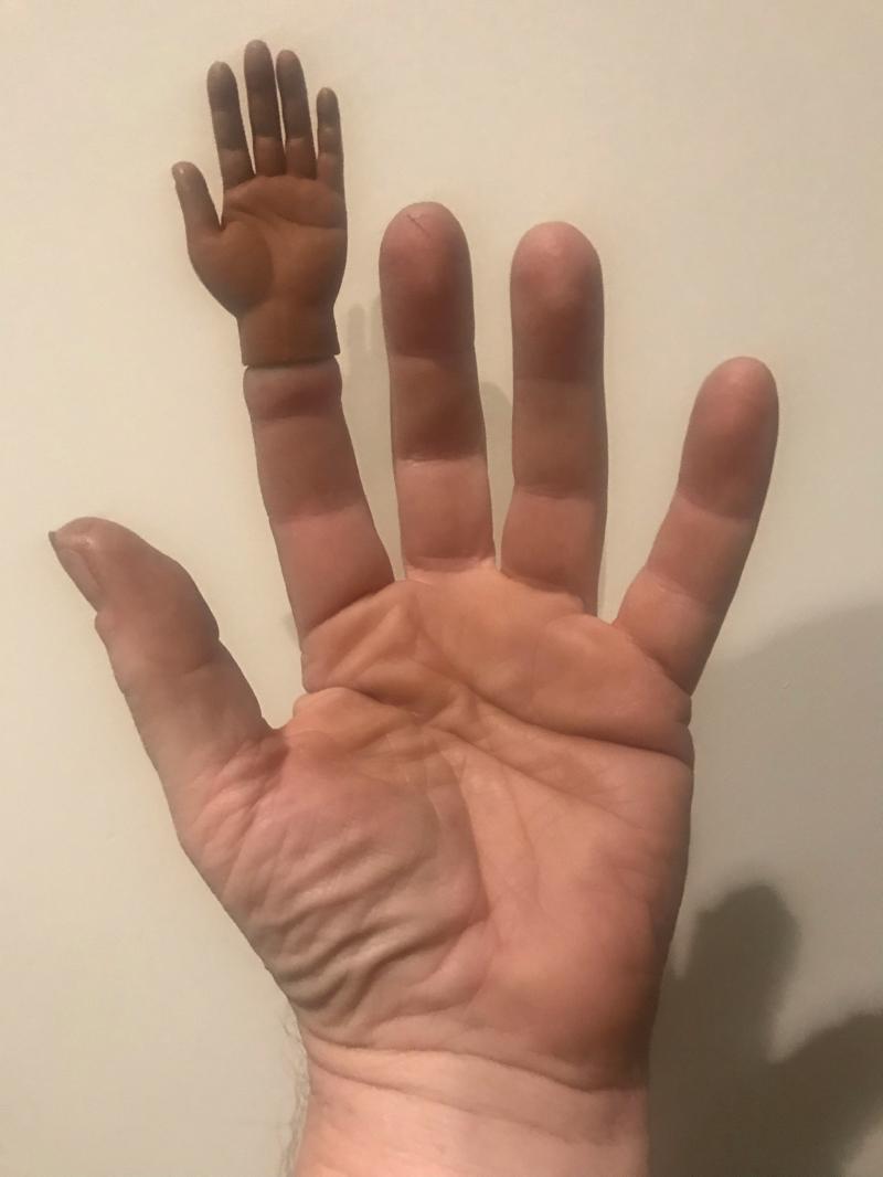 Extra hand